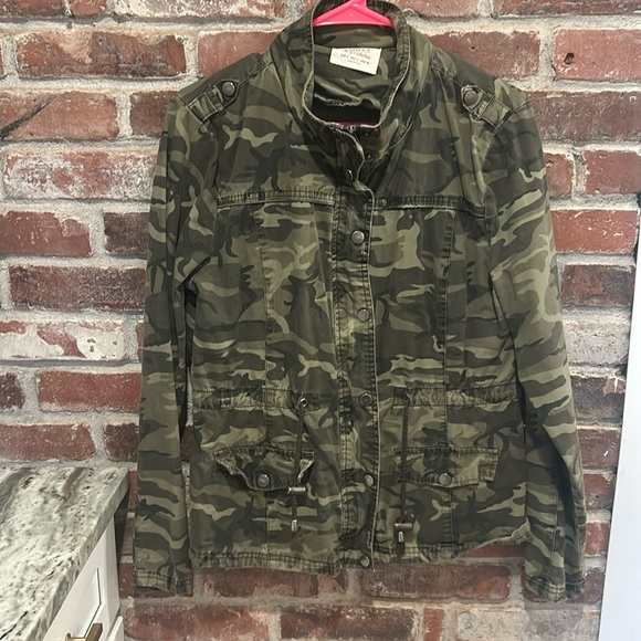 Camouflage light weight jacket - Picture 1 of 4